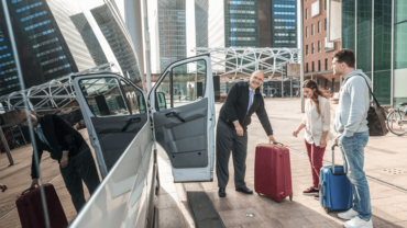 Five Quick Tips for Taking Limo Service Abroad